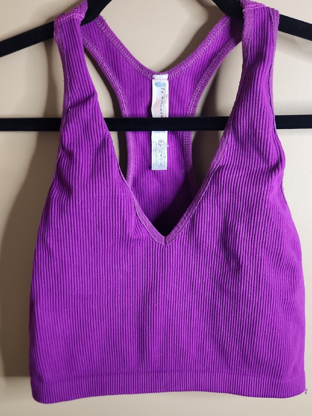 FP Movement Free Throw Crop In Magenta. Size L.